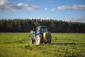  <p><small>Une gestion commune de l'eau potable postule aussi<br class='manualbr' />des pratiques agricoles moins polluantes <i>(fotolia)</i></small></p>